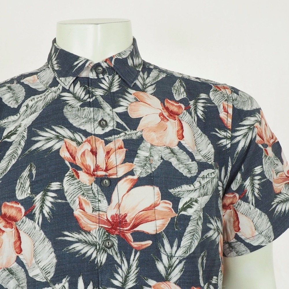 Tommy Bahama Hawaiian Shirt Mens Medium Blue Floral AOP Camp Viscose Aloha - Picture 2 of 4